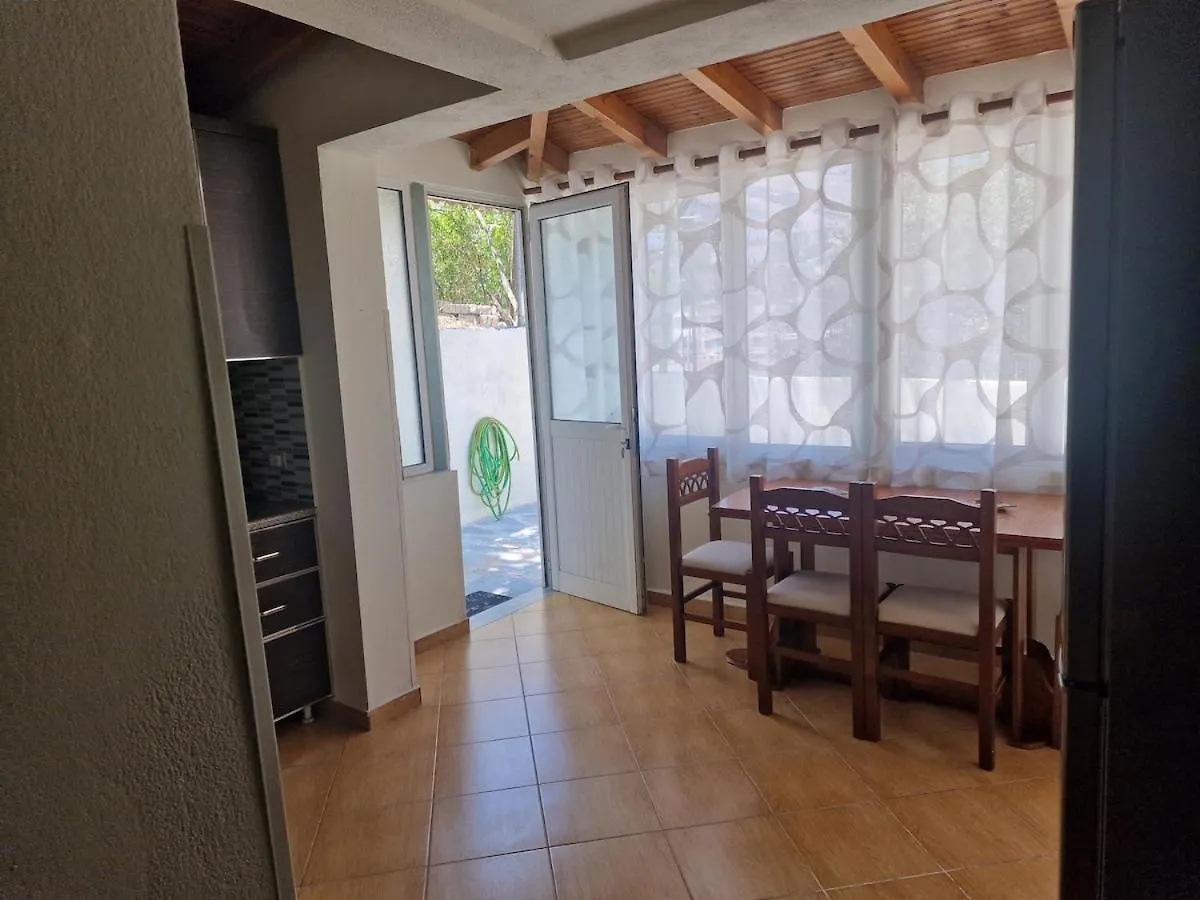 Stone City Apartment Gjirokaster
